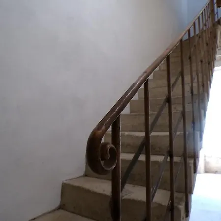 L'atypique 1 A 3 Voyageurs * 巴扎斯