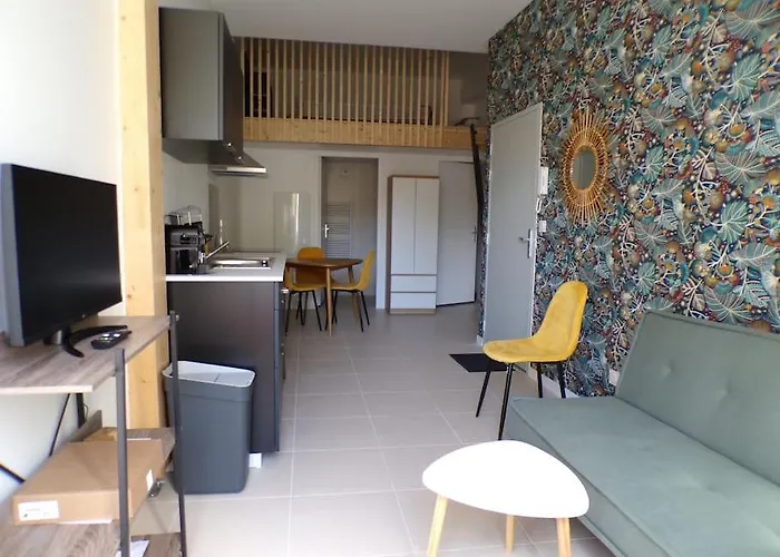 L'atypique 1 A 3 Voyageurs Bazas